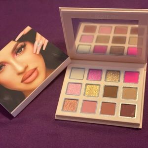 Beauty Creations x Murillo Twins Briana eyeshadow palette
